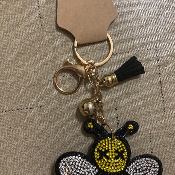 New Bee Rhinestone Keychain 2” - Picture 3 of 6